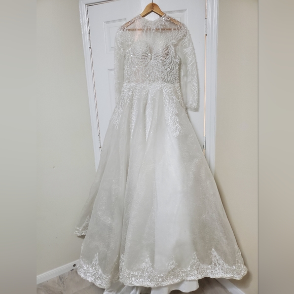 Wedding dress